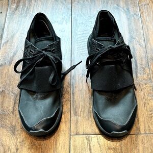 Y-3 Yohhi Yamamoto Qasa high triple black sneakers in size 7.5/8